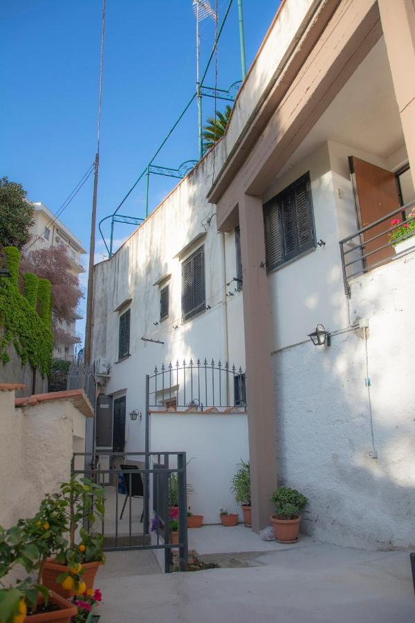 Quintessenza - Sorrento Coast Rentroom Vico Equense Exterior foto